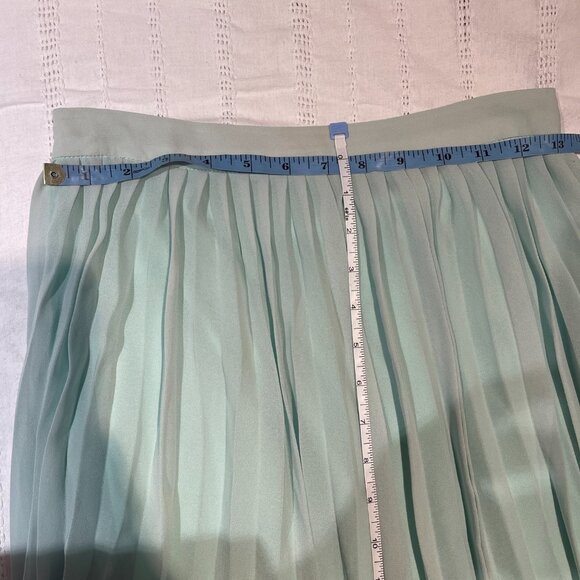 Green pleated skirt size S - Picture 4 of 7